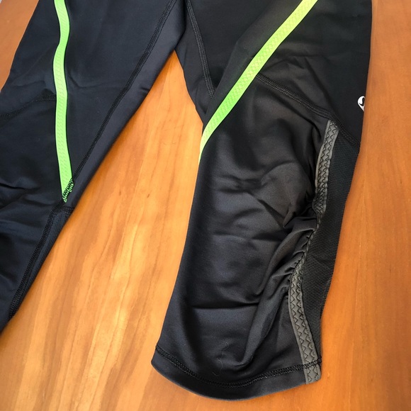 NWT Lululemon Run: Pace Crop 17” Black/Ocean Stripe Frond/Frond Vintage & Rare - Picture 7 of 16